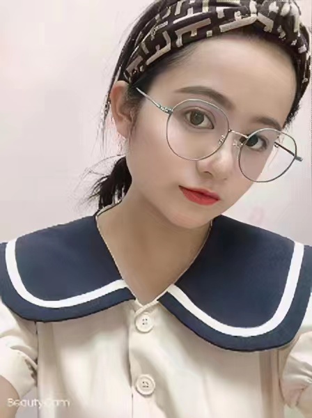 看着很甜的大胸妹子