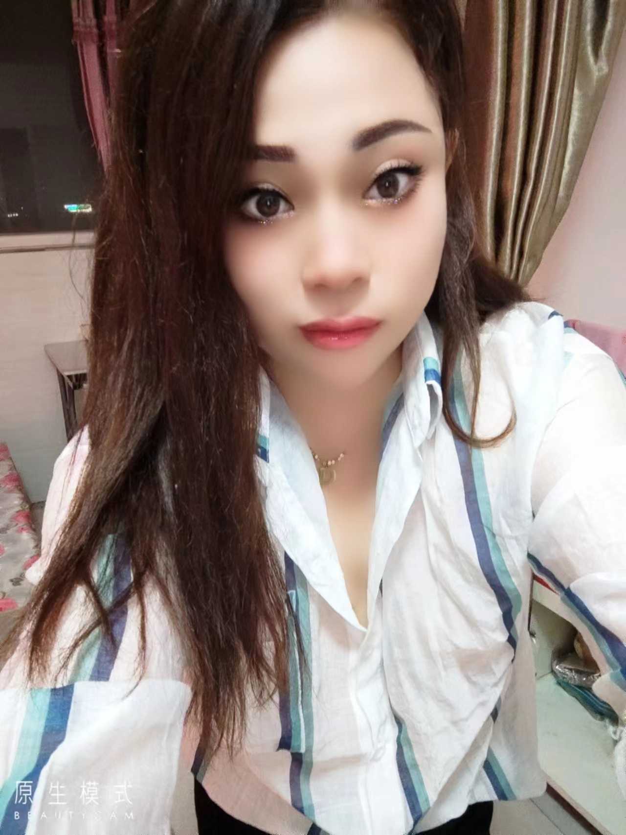 还不错的大胸妹子