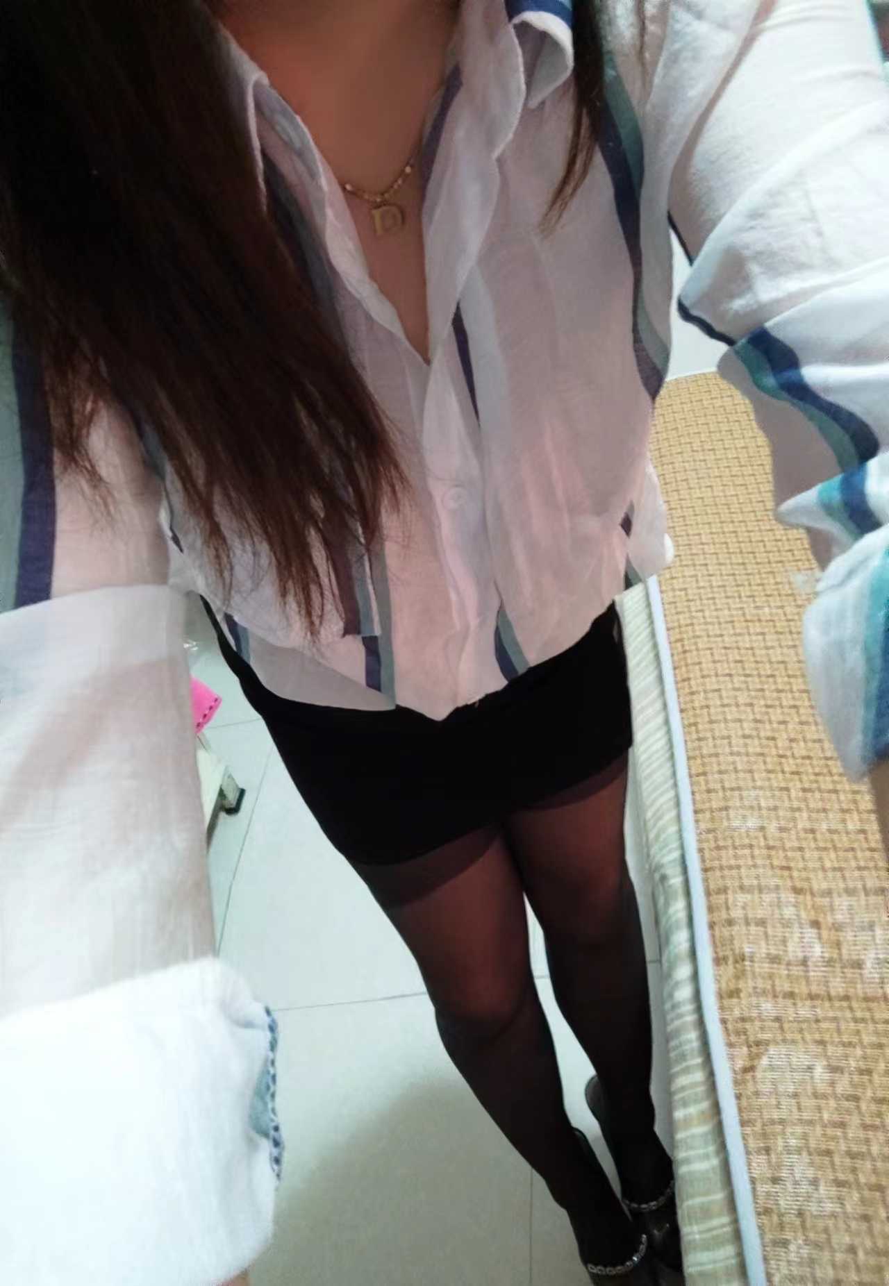 还不错的大胸妹子