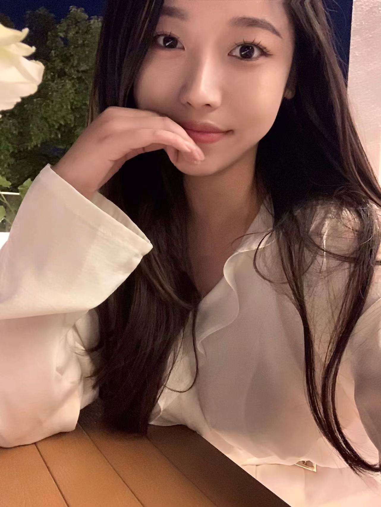 小仙女性感颜值高