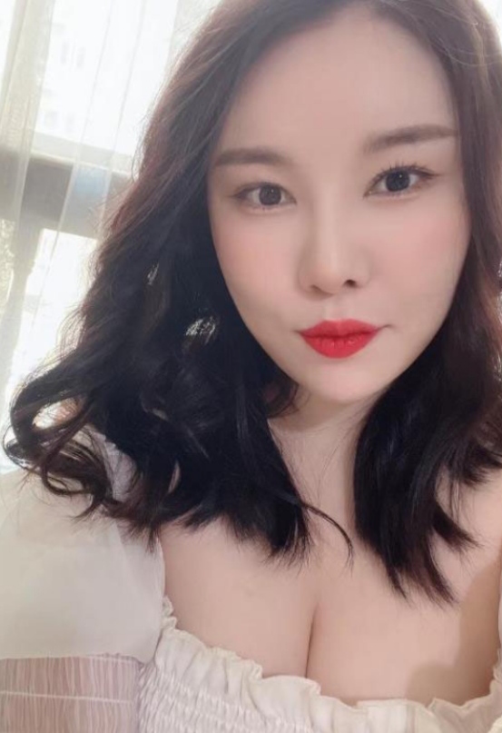 多米小姐姐，女王型SaoSao女