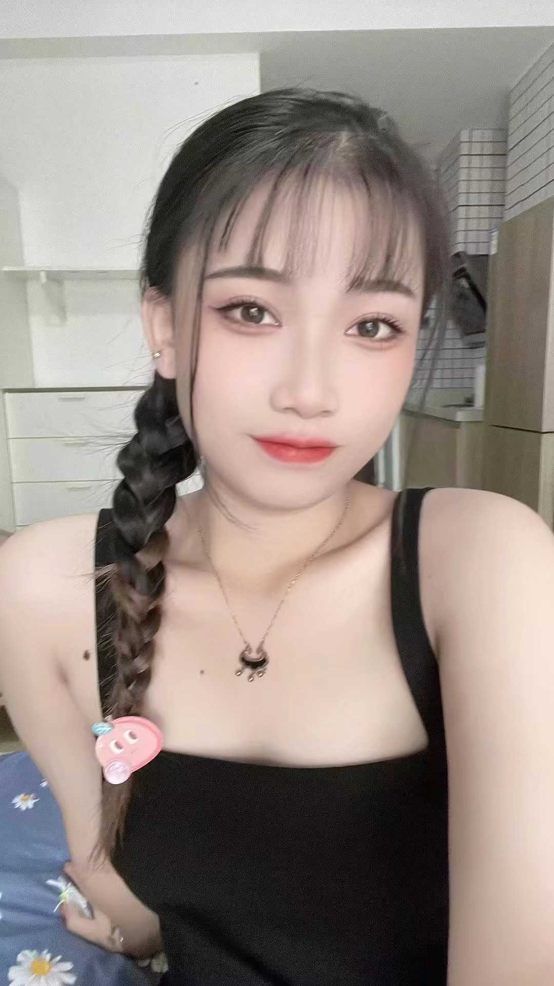 刚成年的小妹妹