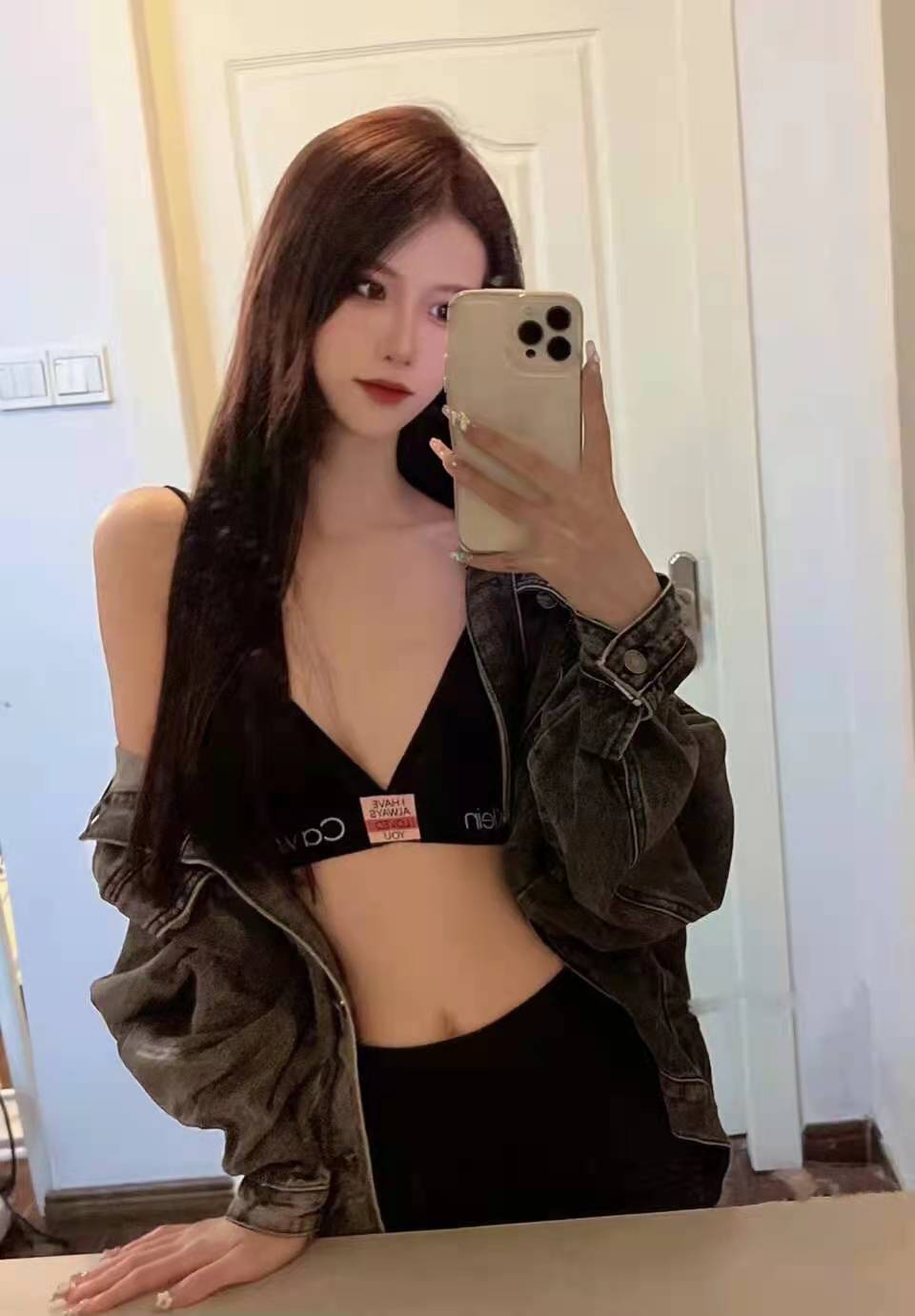 颜值身材都很棒，必须去试试兄弟们