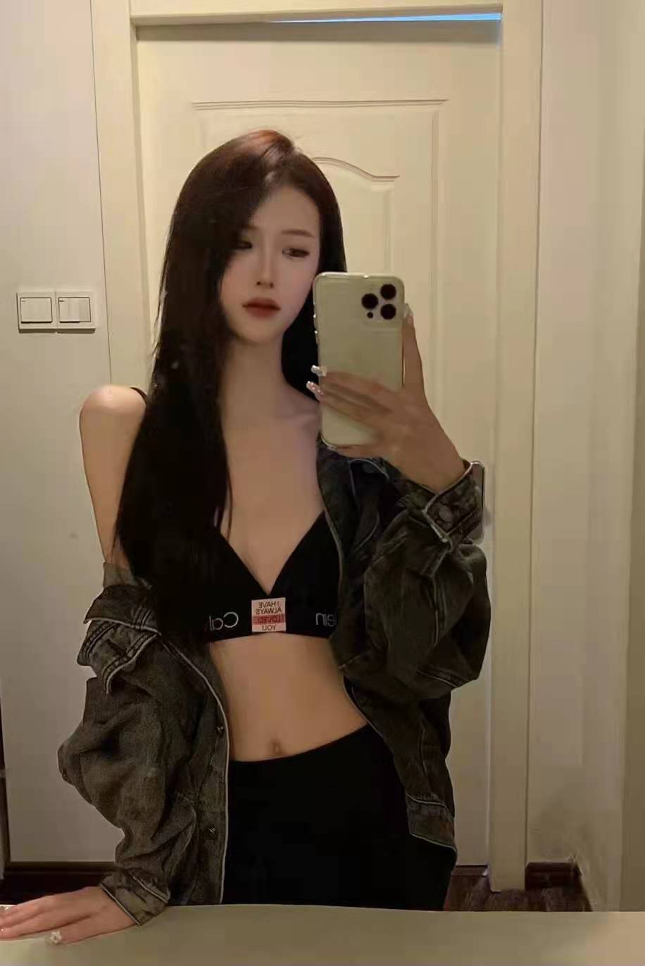 颜值身材都很棒，必须去试试兄弟们