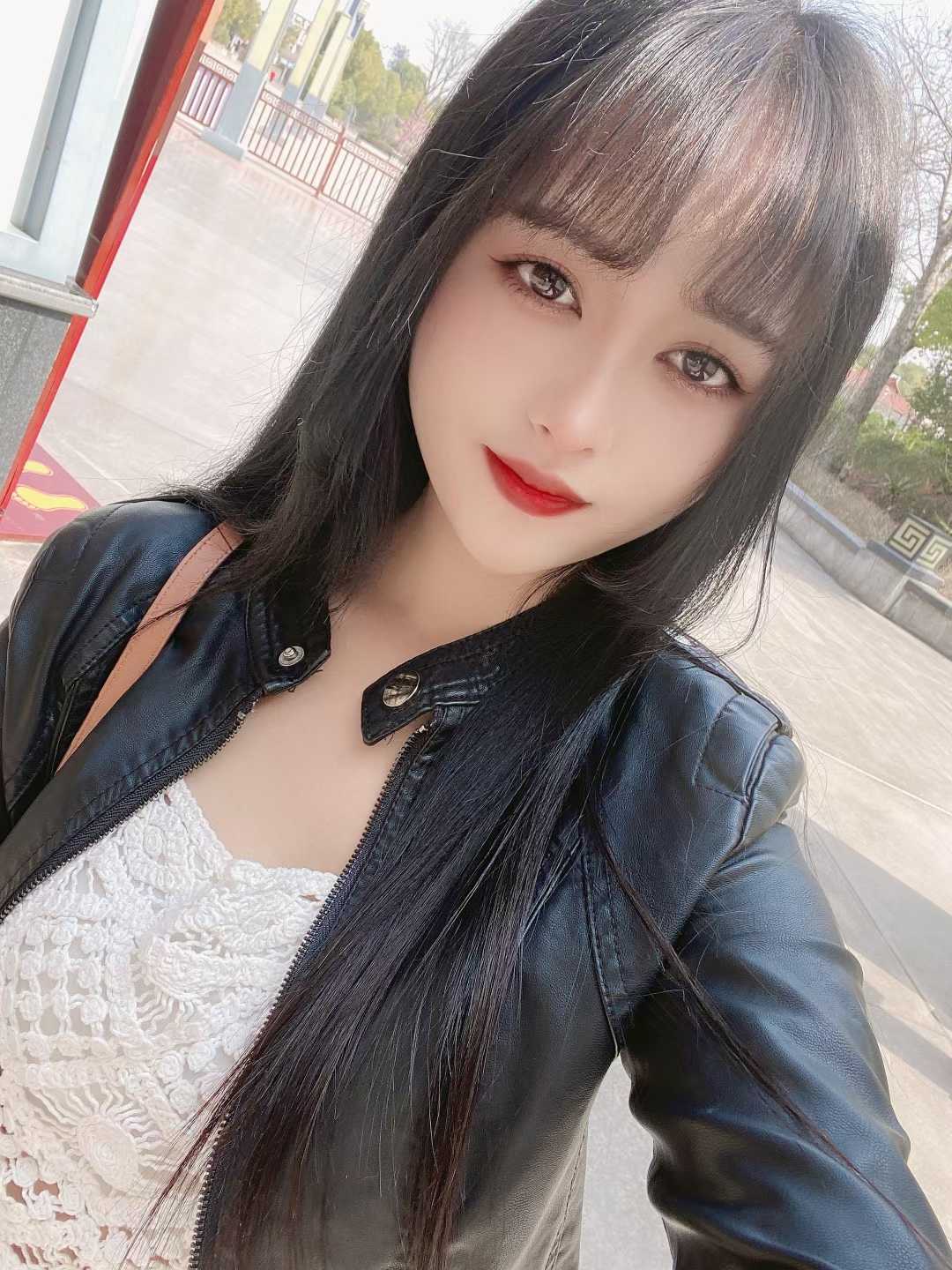 奶大水多可以舌吻