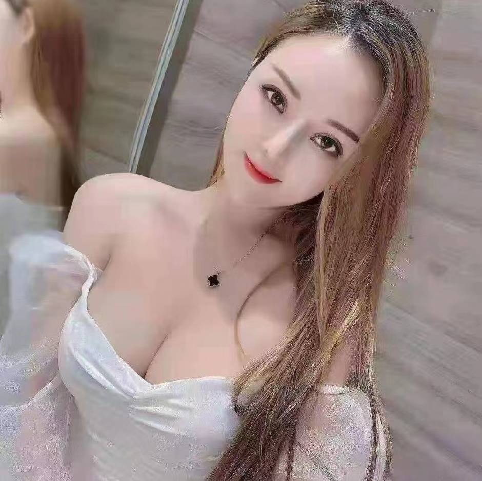 宝安调皮捣蛋女孩-橘子