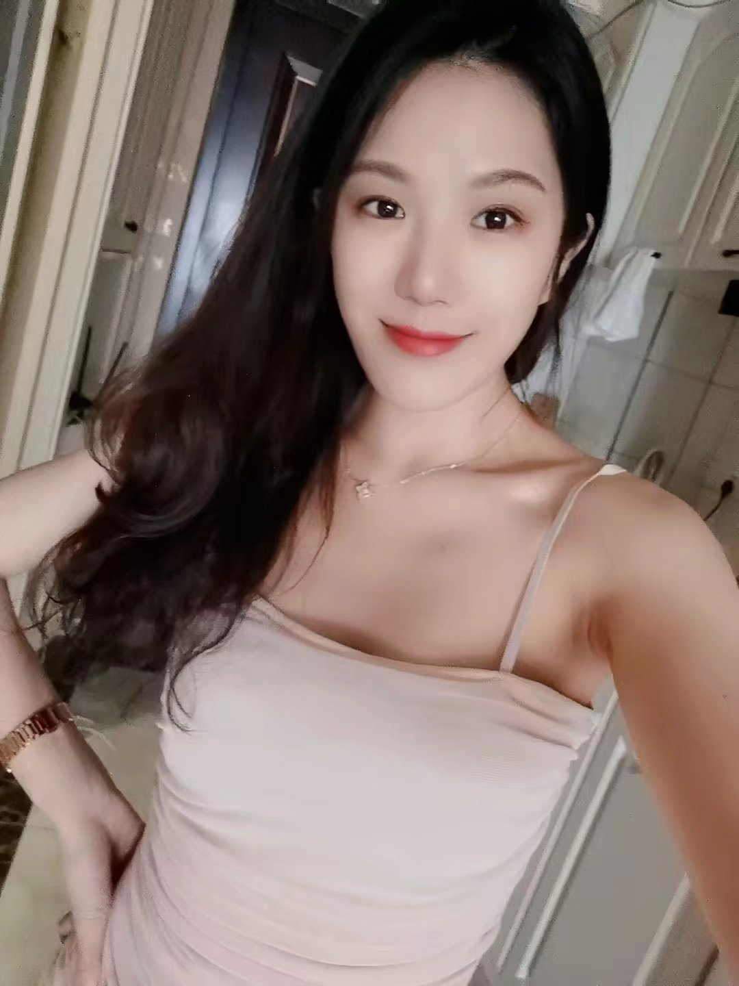 佳兆业性感四川妹