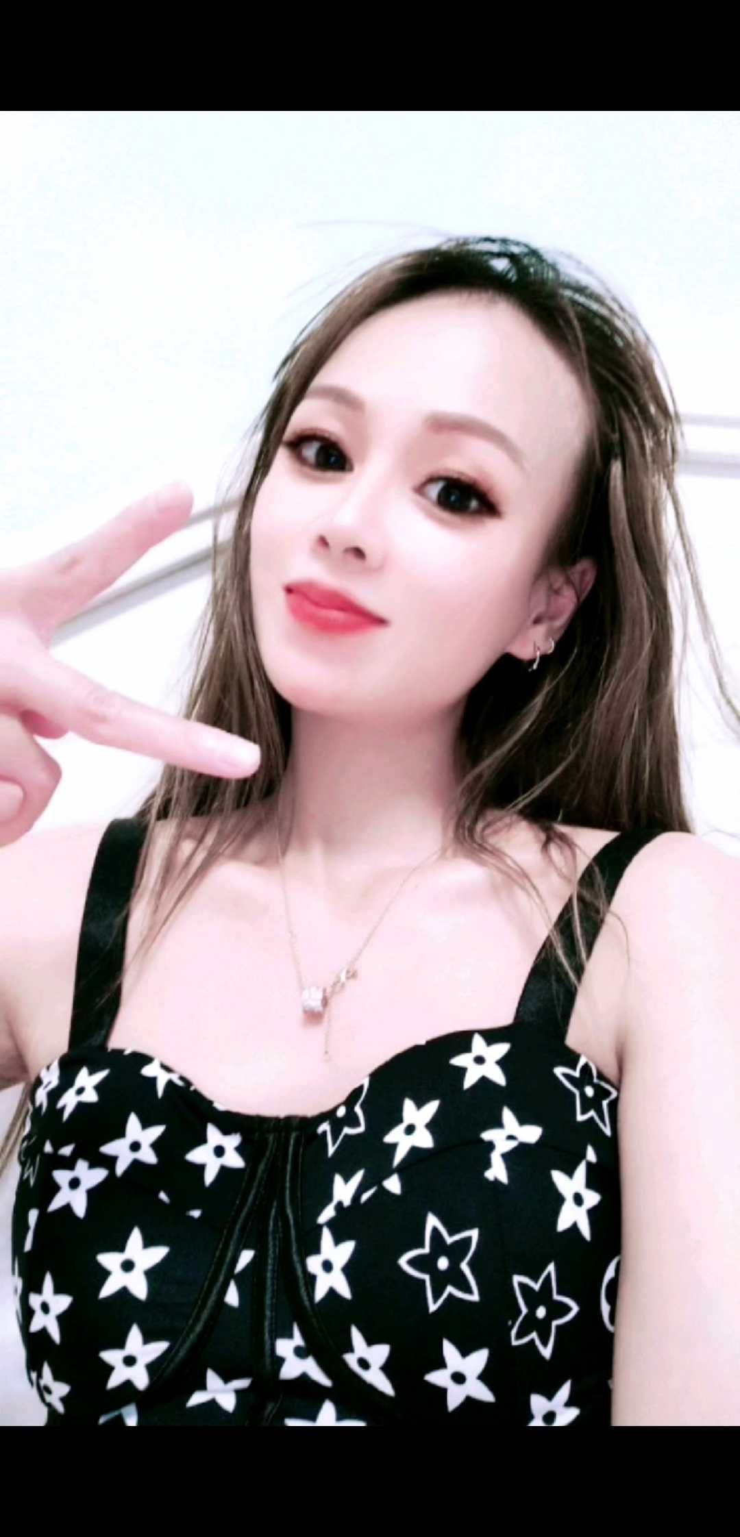 天府三街性感黑丝少妇