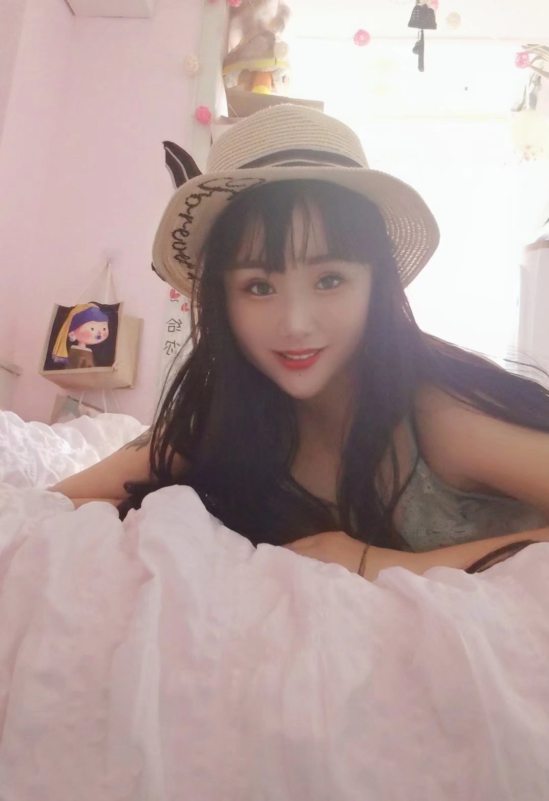 玩的开的一美女，听话配合