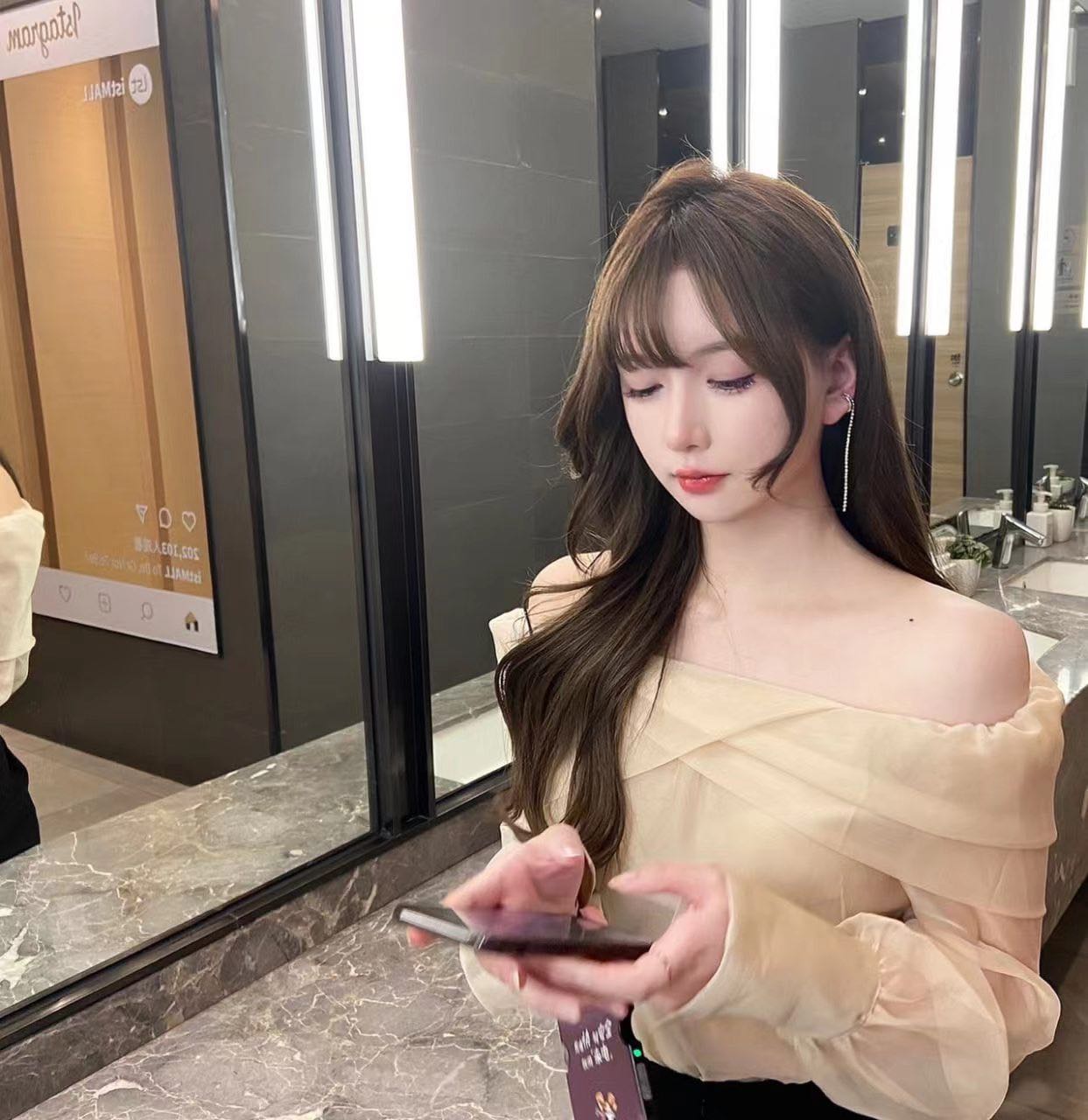 园区艺术学院美女白桃