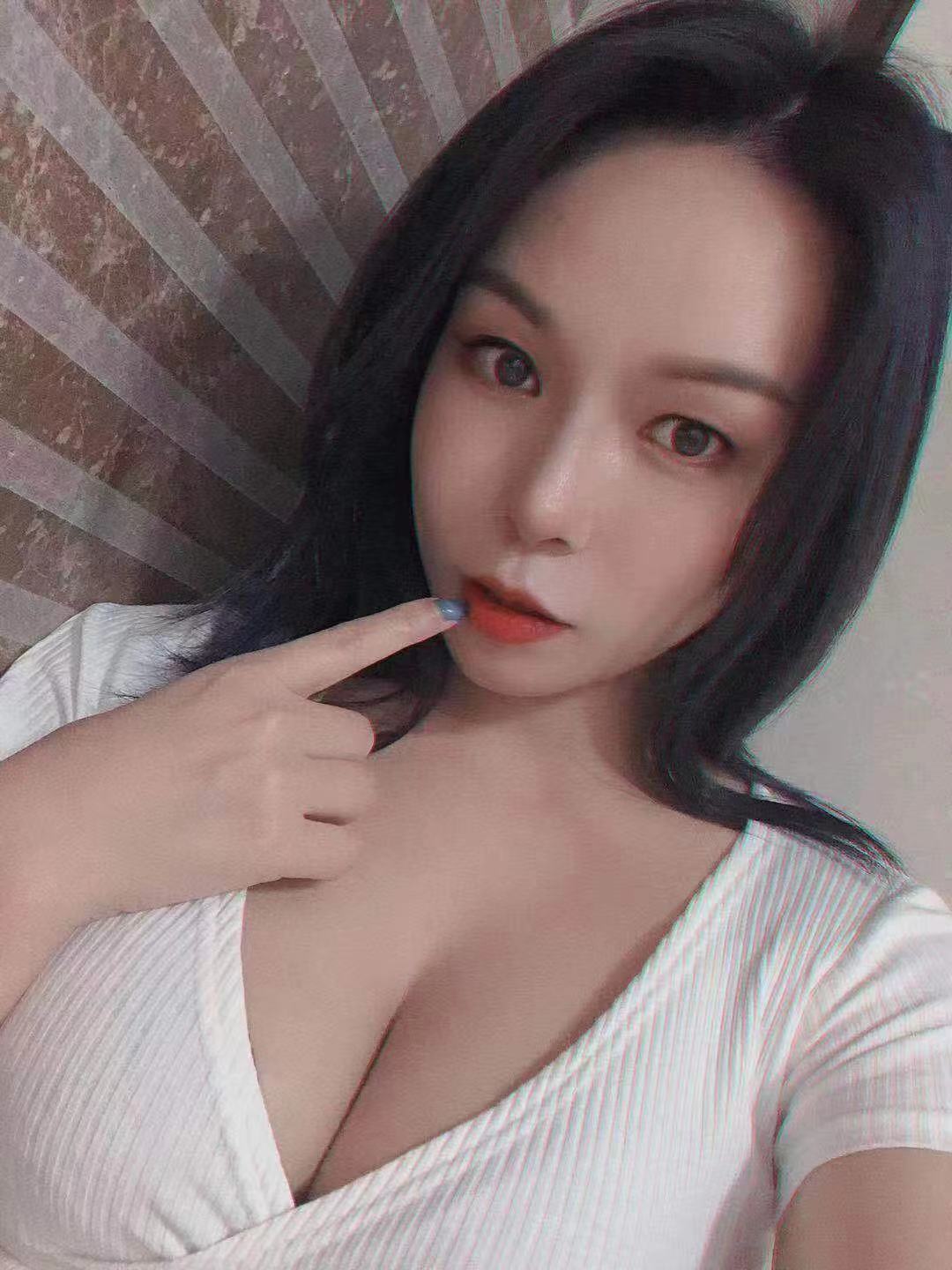 宝安区水多的大胸妹