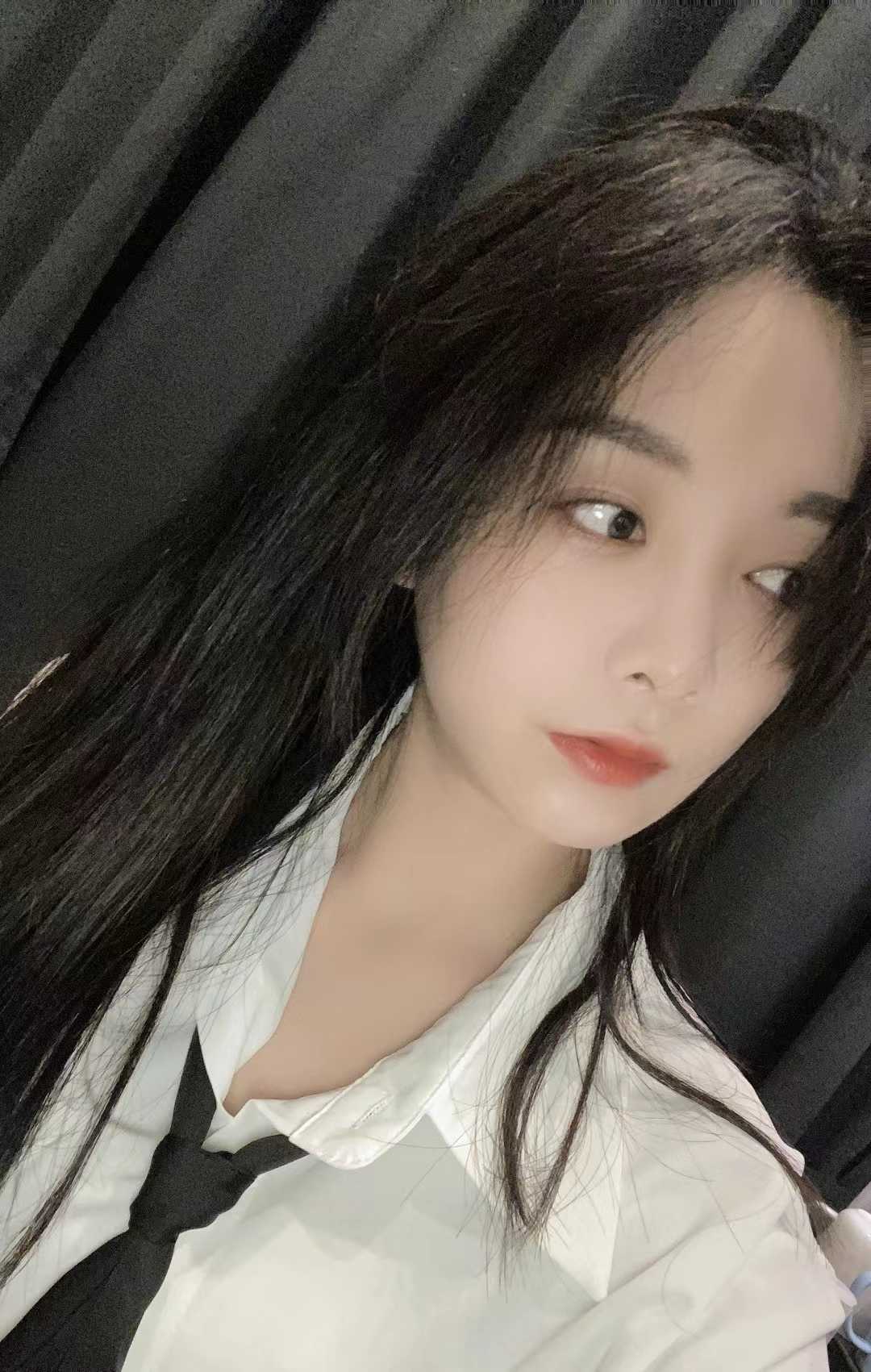 漂亮小姐姐 服务比较好 可以包天 伴游