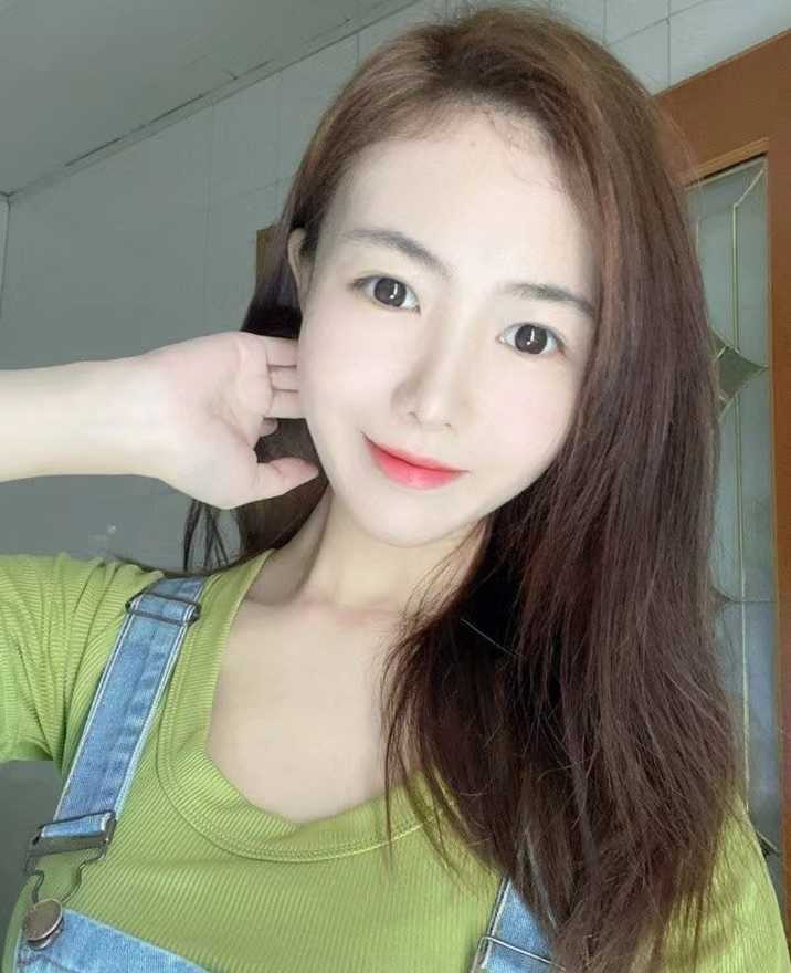 颜值不错，身材可以值得推荐。