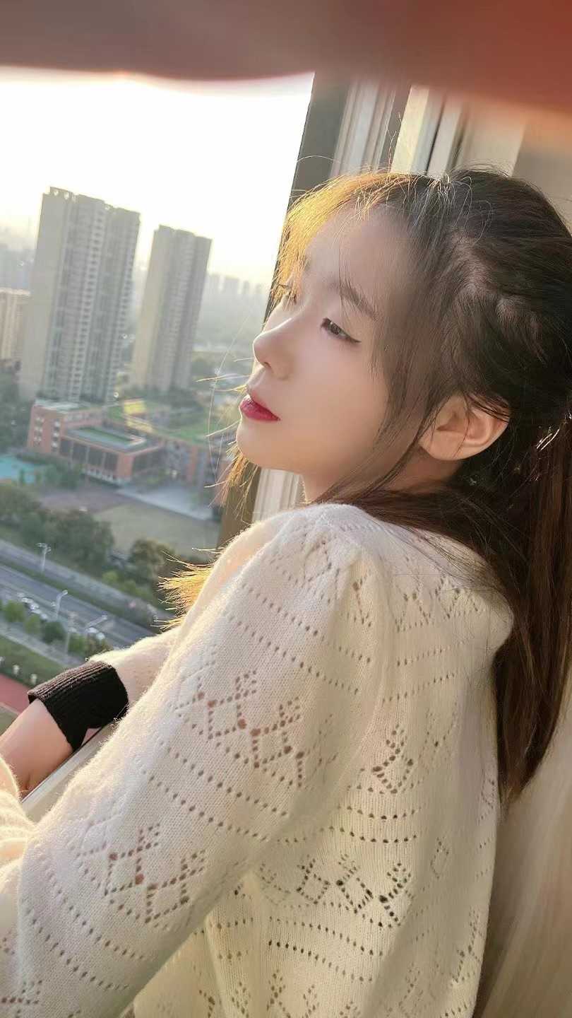 超级年轻美丽的甜甜