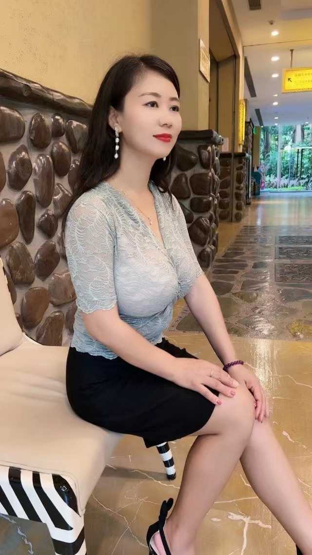 大胸少妇，就是爽，随便玩