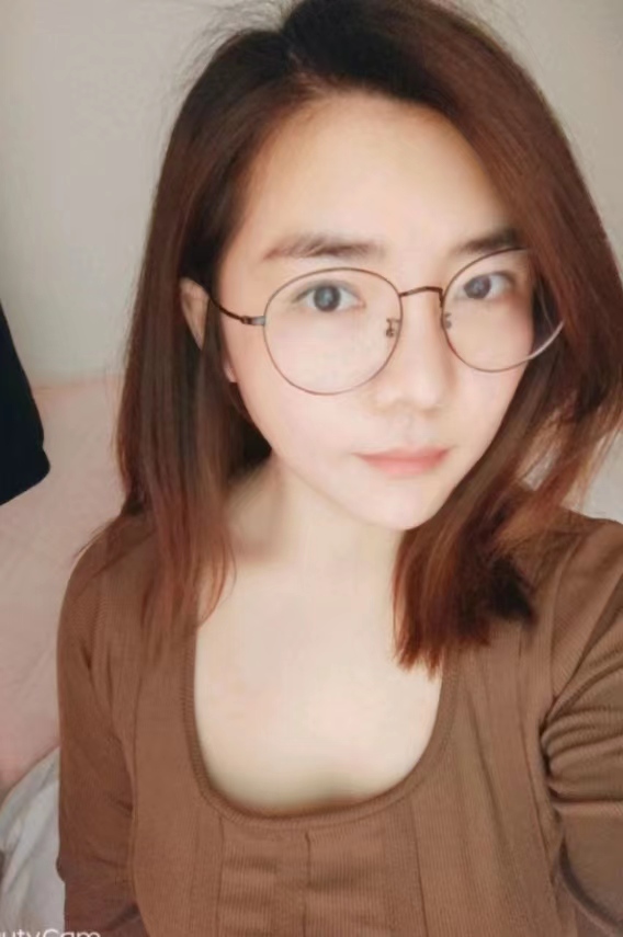 年轻的妩媚小少妇，身材很完美