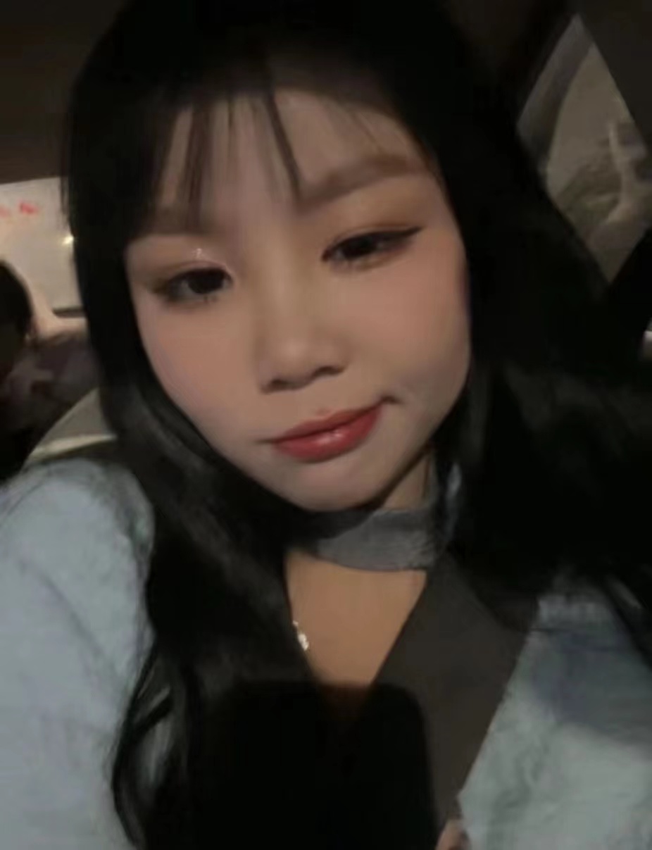 玩的挺爽的，翘臀 身材比例好