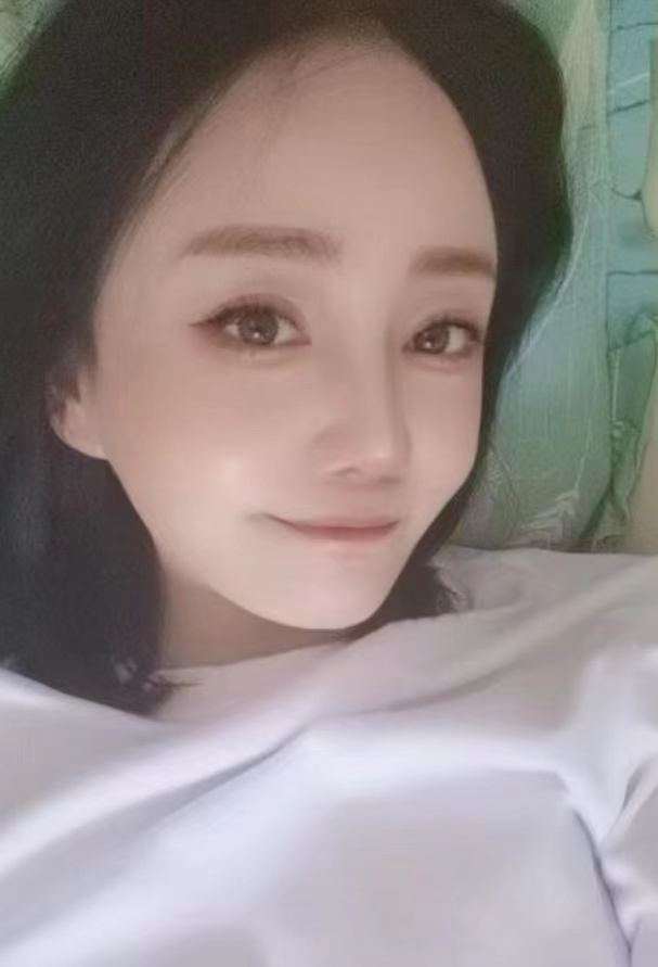 和平温柔性感的花花