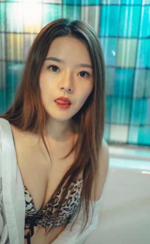 热情娴熟，亲和力强，听话会配合