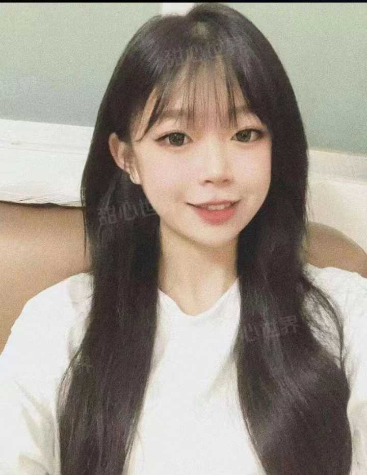 颜值身材很不错的佳妹