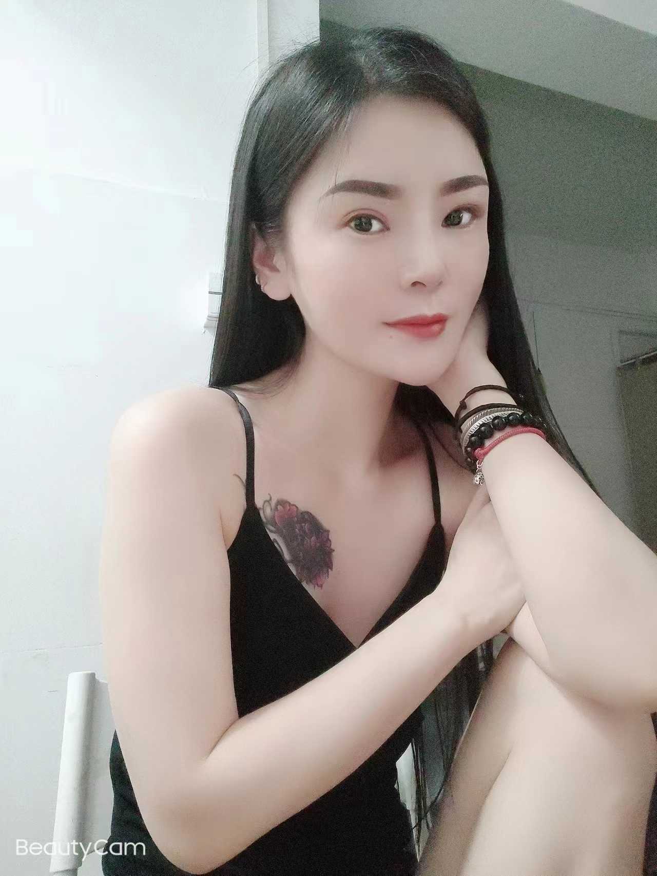 胸大臀翘，各种姿势配合