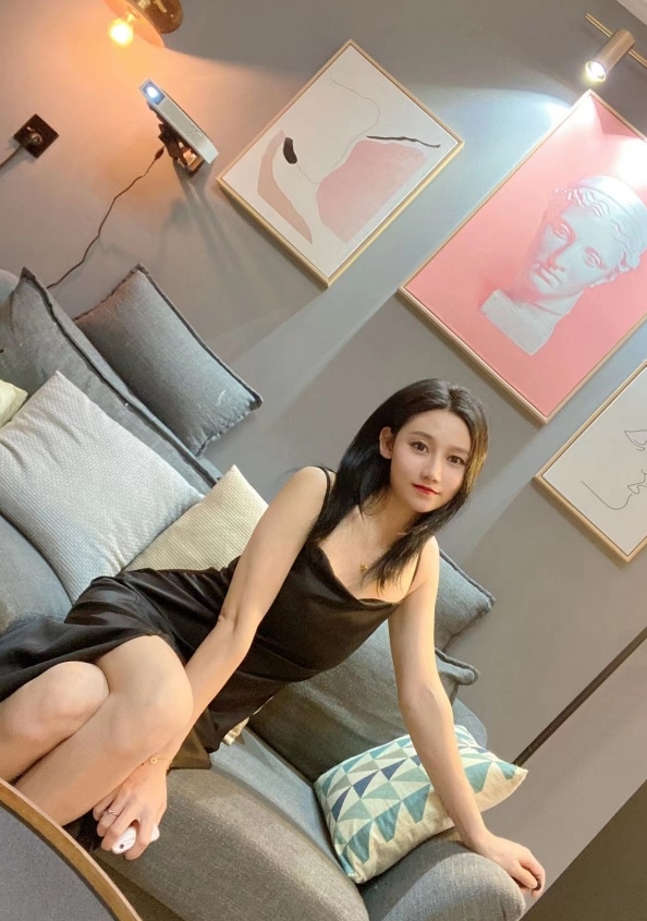 漂亮的御姐范小姐姐