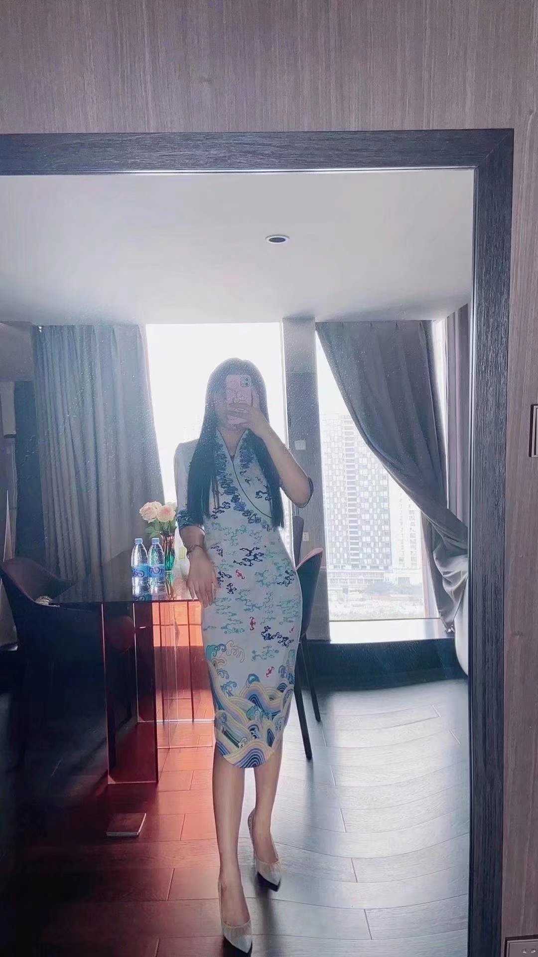 黄泥磅的东北高个美女