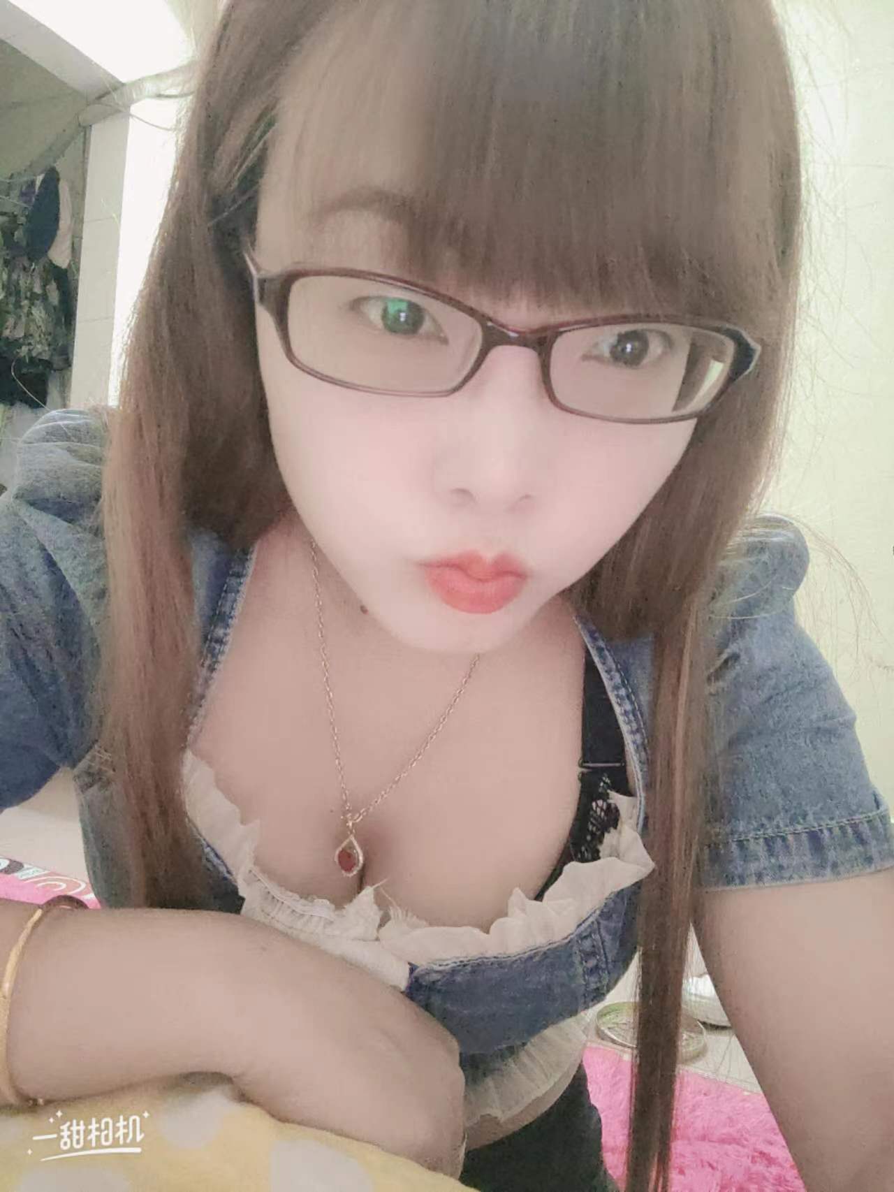 很有韵味的温柔型妹子