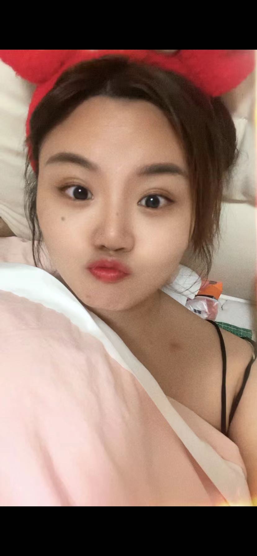 颜值不错，身材可以的妹妹