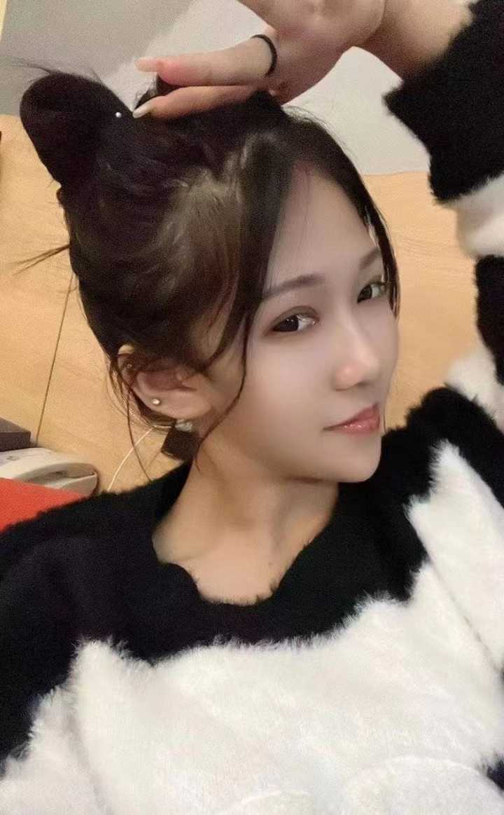 年轻身材不错值得试试