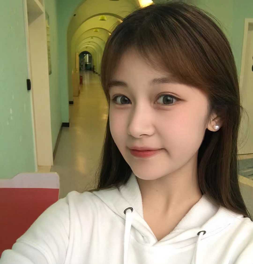 年轻漂亮身材特别棒，喜欢的可以联系