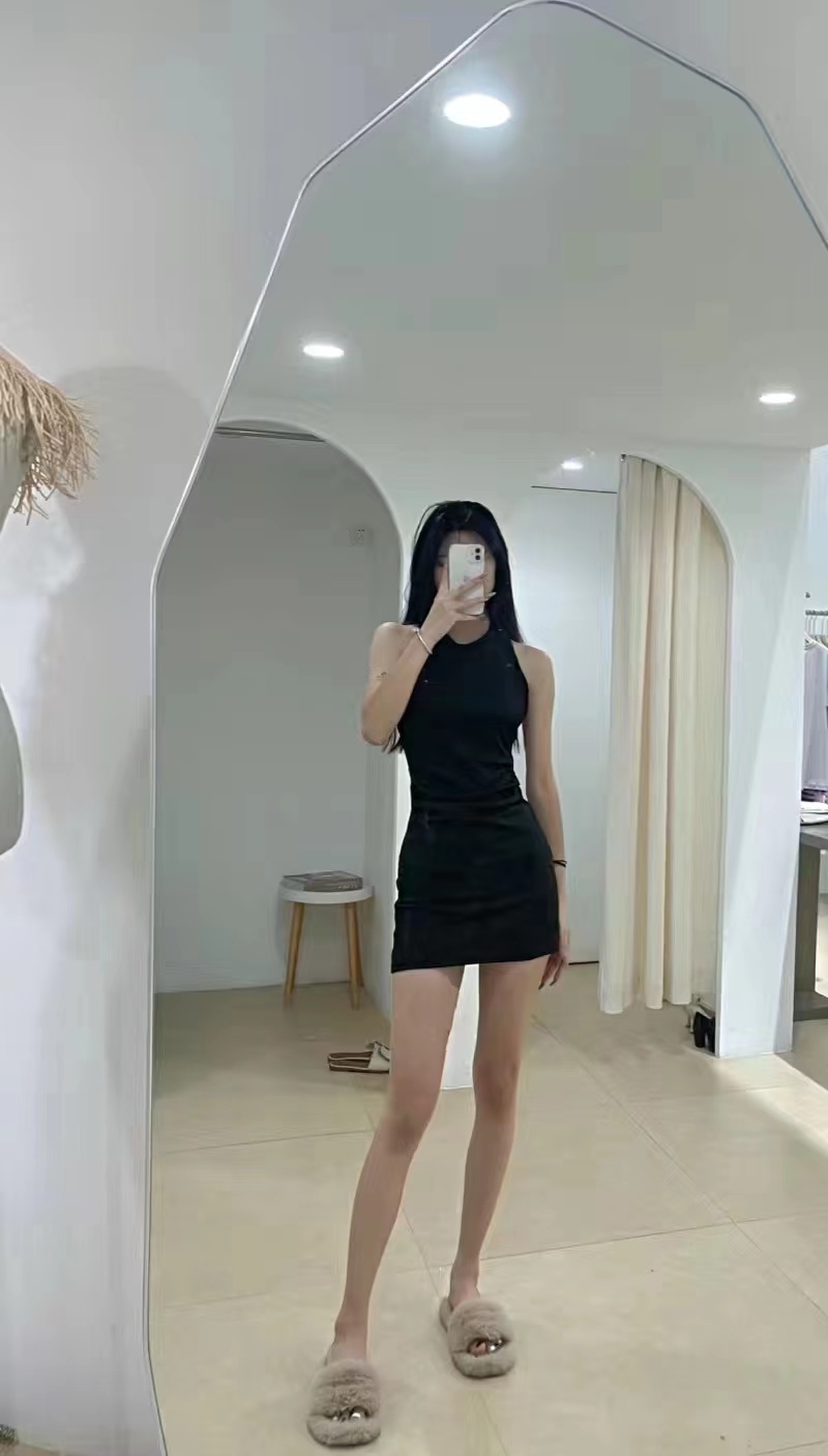 要颜值有颜值要身材有身材的丽丽