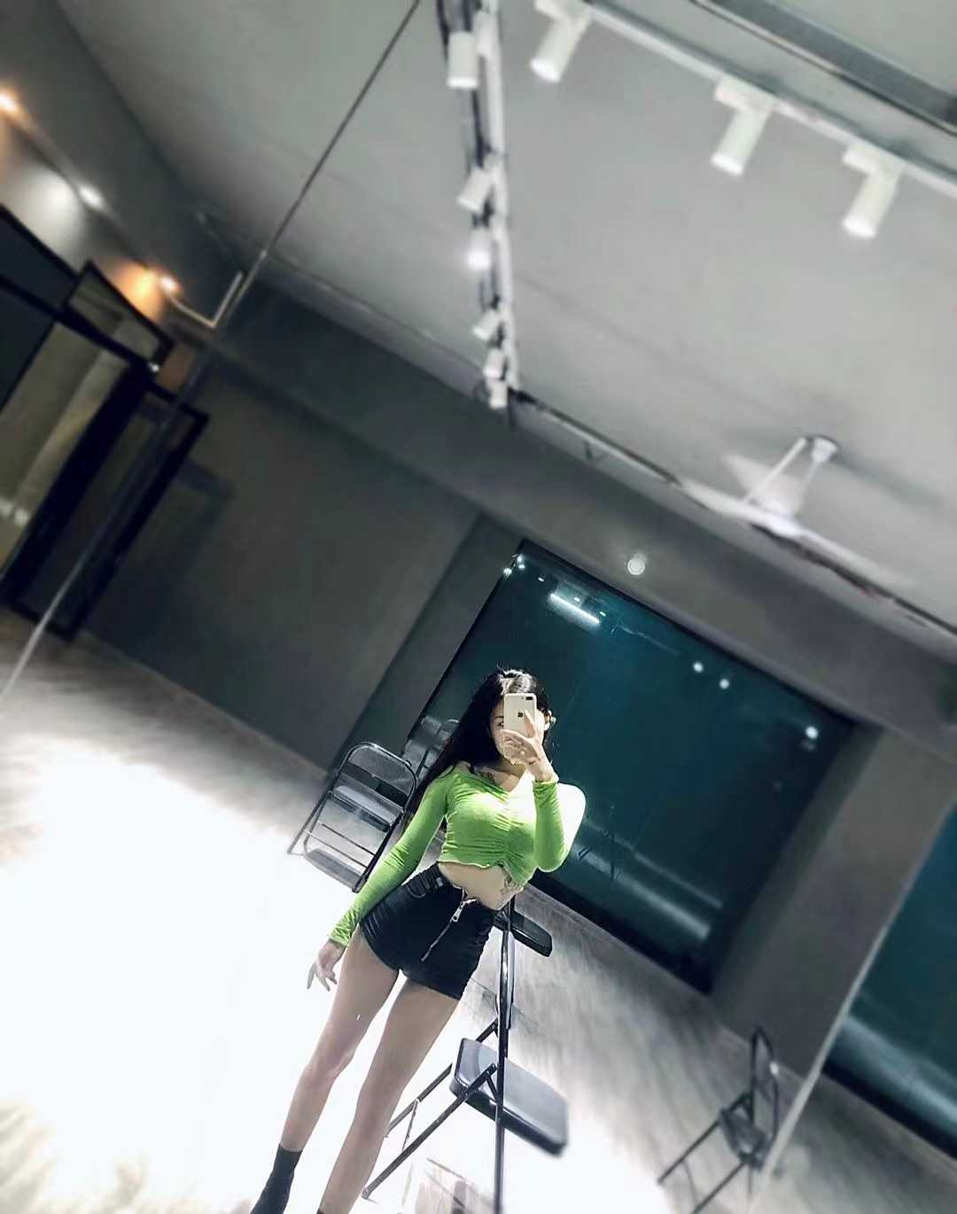 很热情，KH一流的纹身美女