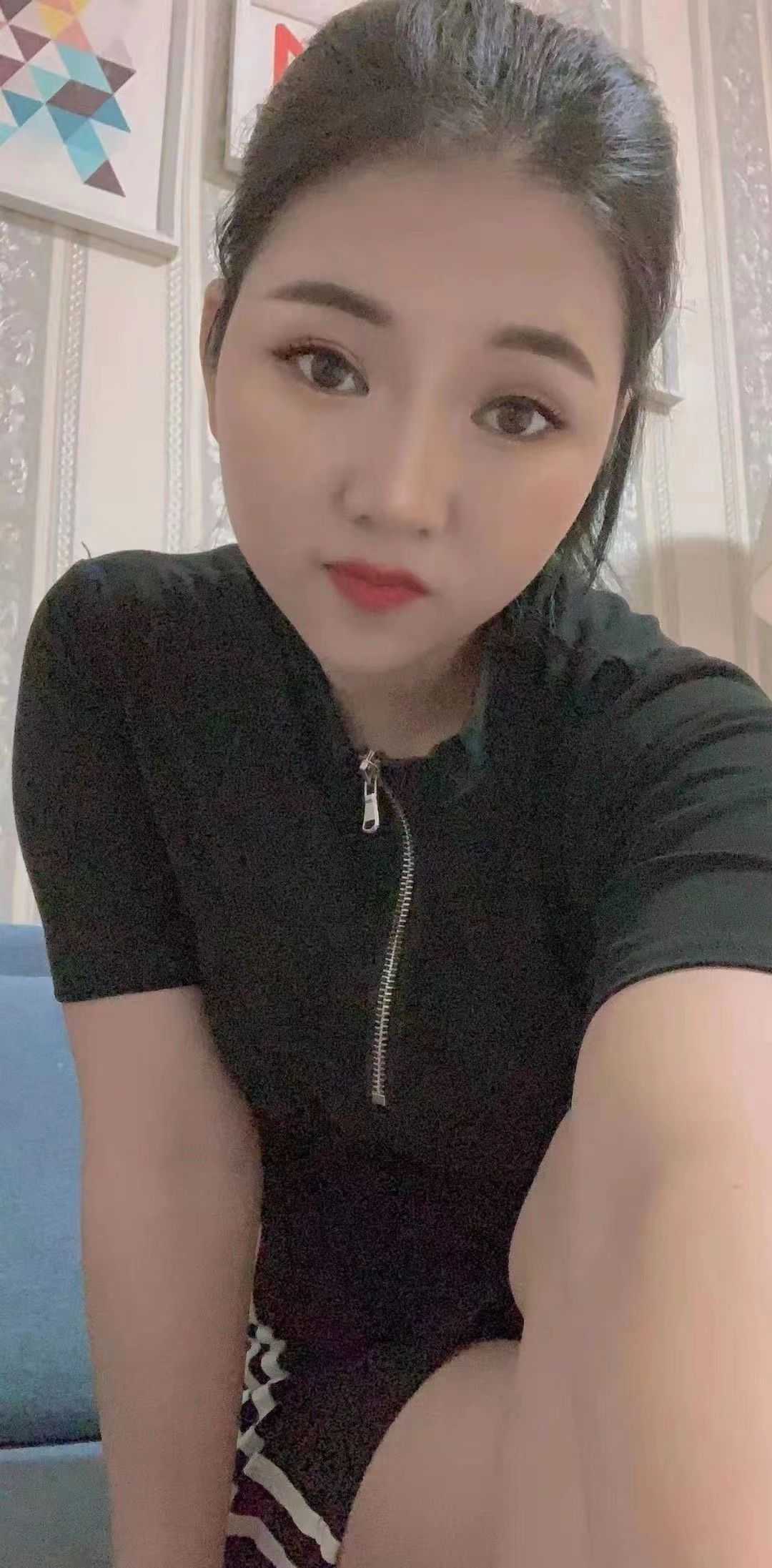 肉肉的很有感觉妹子