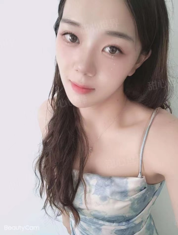 可以选制服，花样多