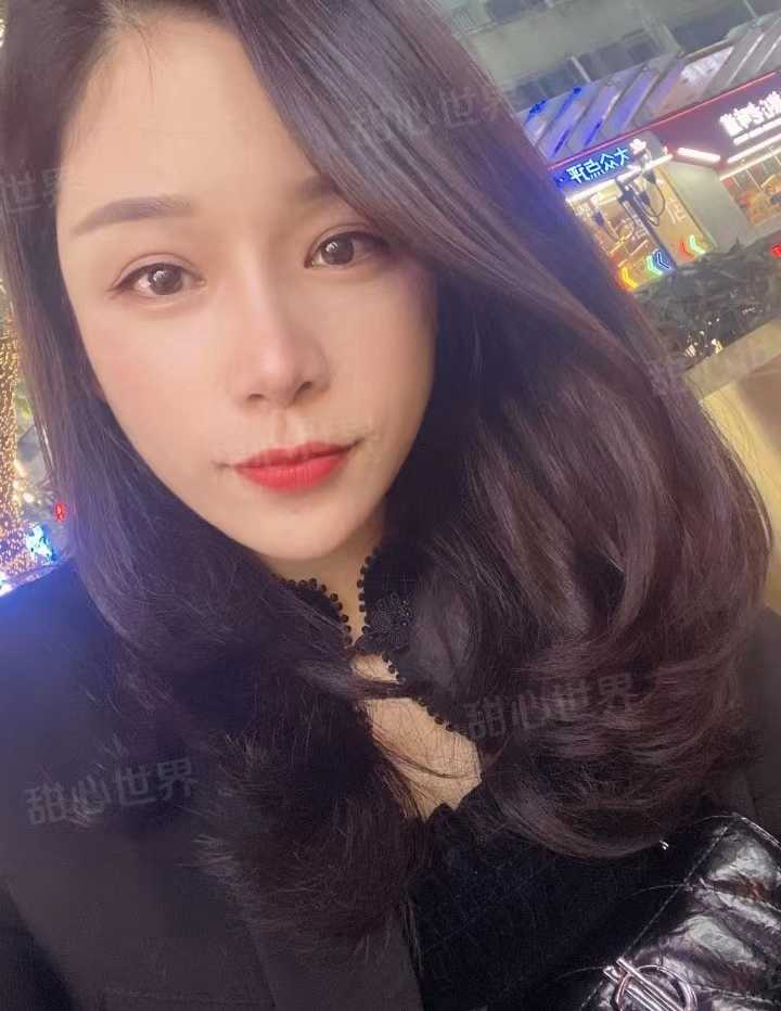 女王的高跟和丝袜你值得拥有