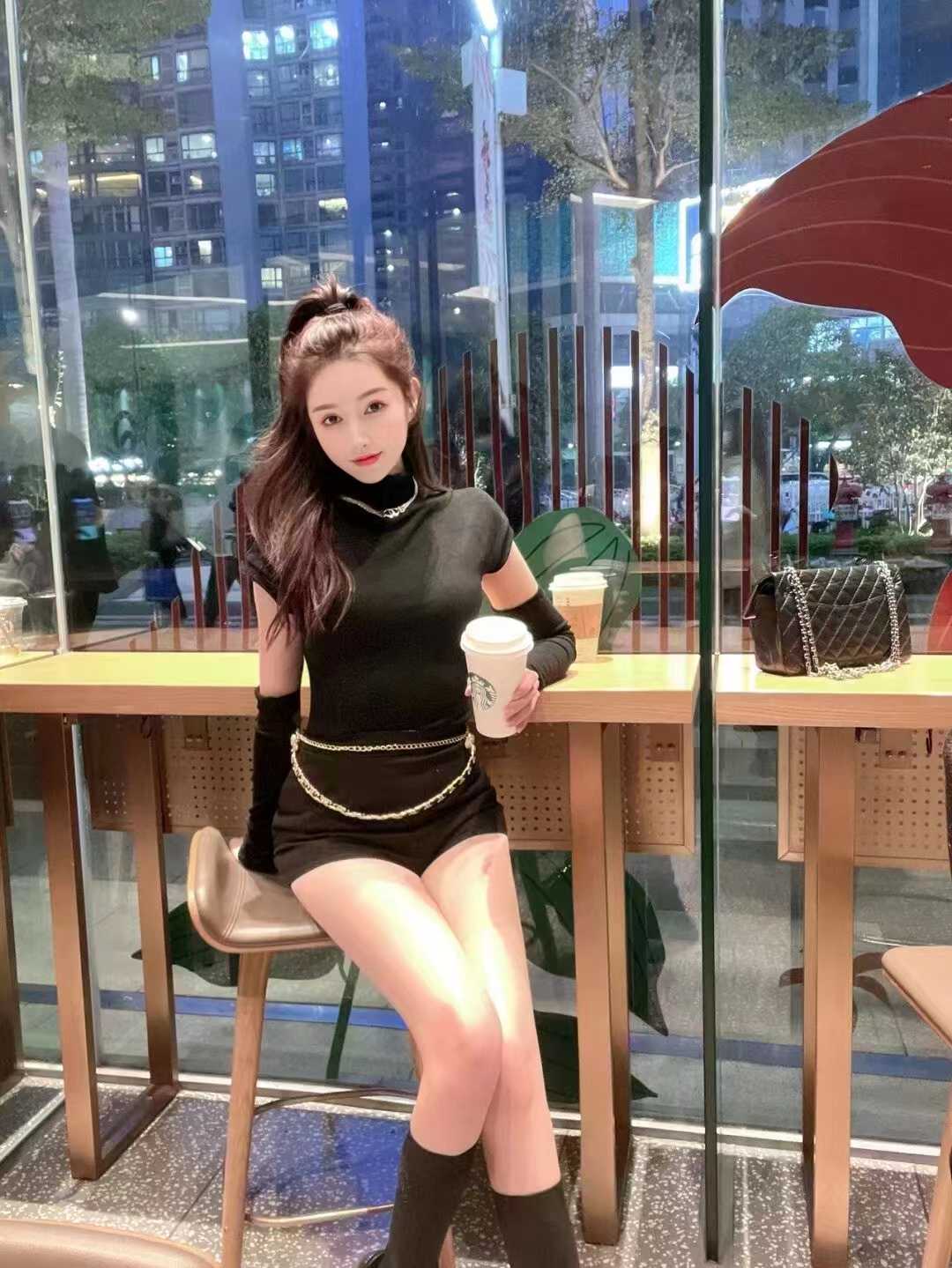 全程都Sao性欲很强 挺配合的让我调整节奏慢慢干