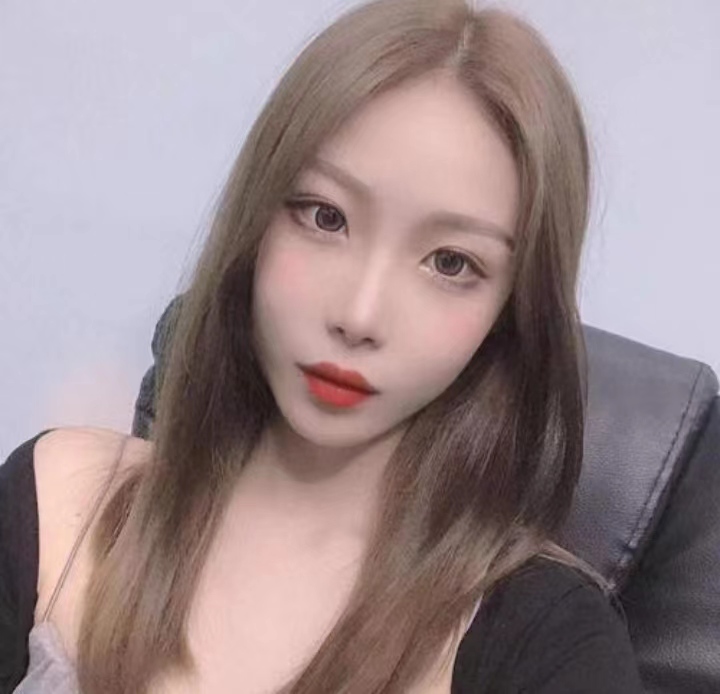 很热情，颜值身材不错的妹子