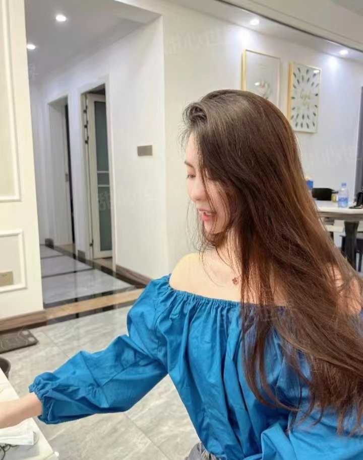 很客气有气质的妹子