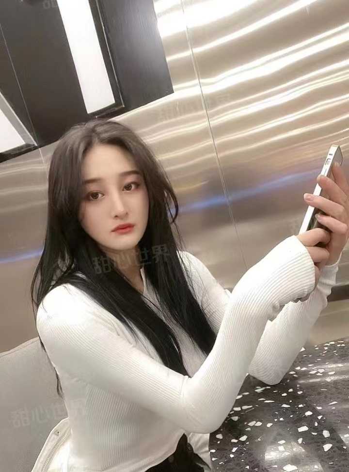 推荐一位妹妹、性感的身体让你欲罢不能