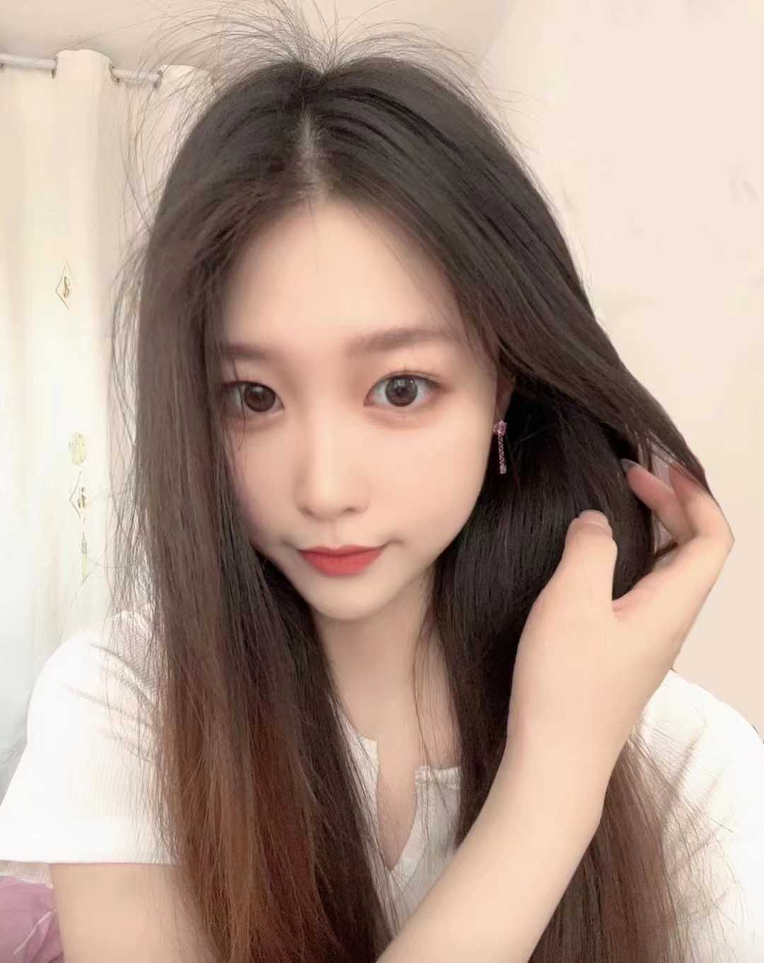 口技不错，干的时候Sao的很