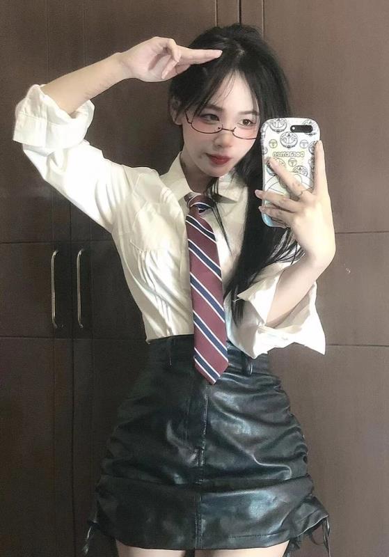 黄埔区秘书佳佳，黑丝职场新人