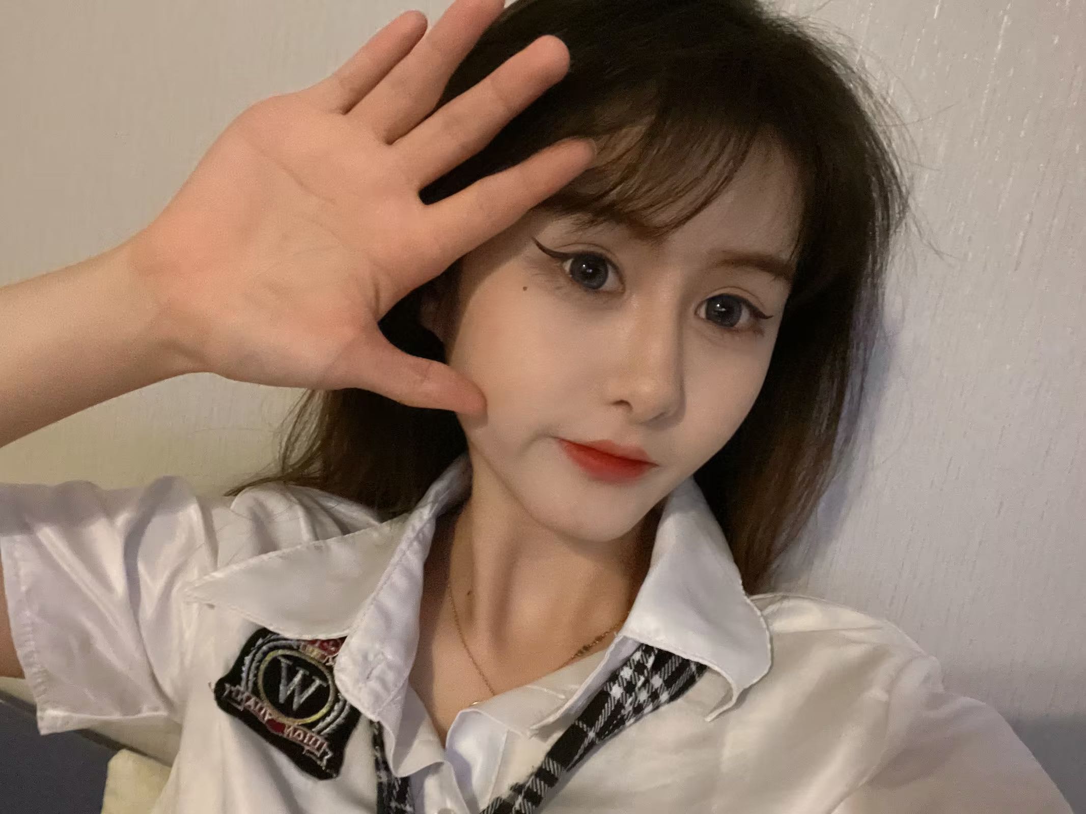 乖巧听话懂事的妹子