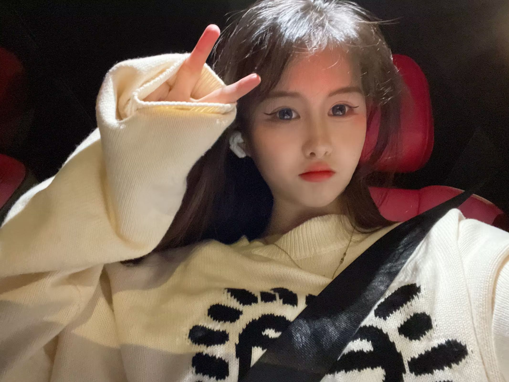 乖巧听话懂事的妹子