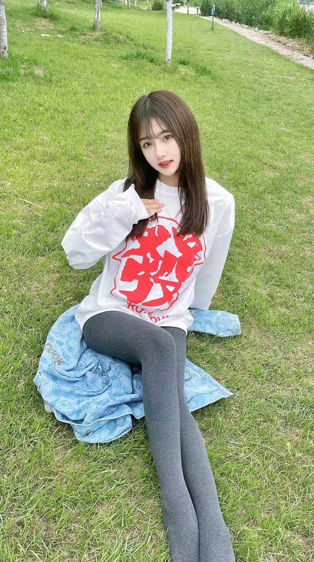 乖巧听话，女朋友的感觉