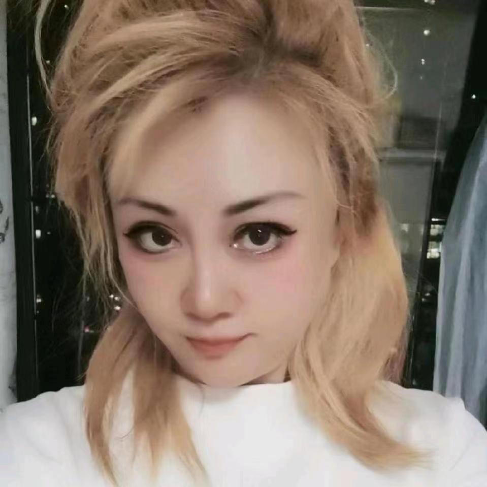 胸很屁股都很大，胸奴值得一试