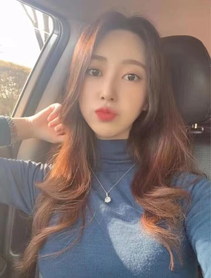 上城区很热情的伊伊美女