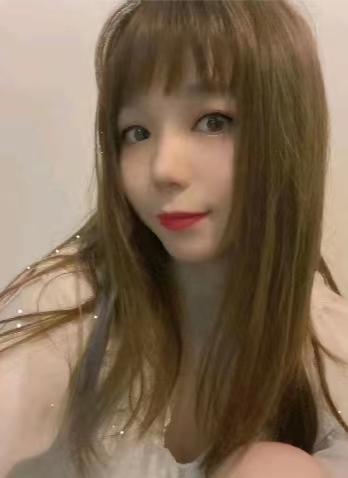 有颜值的黄发小姐姐