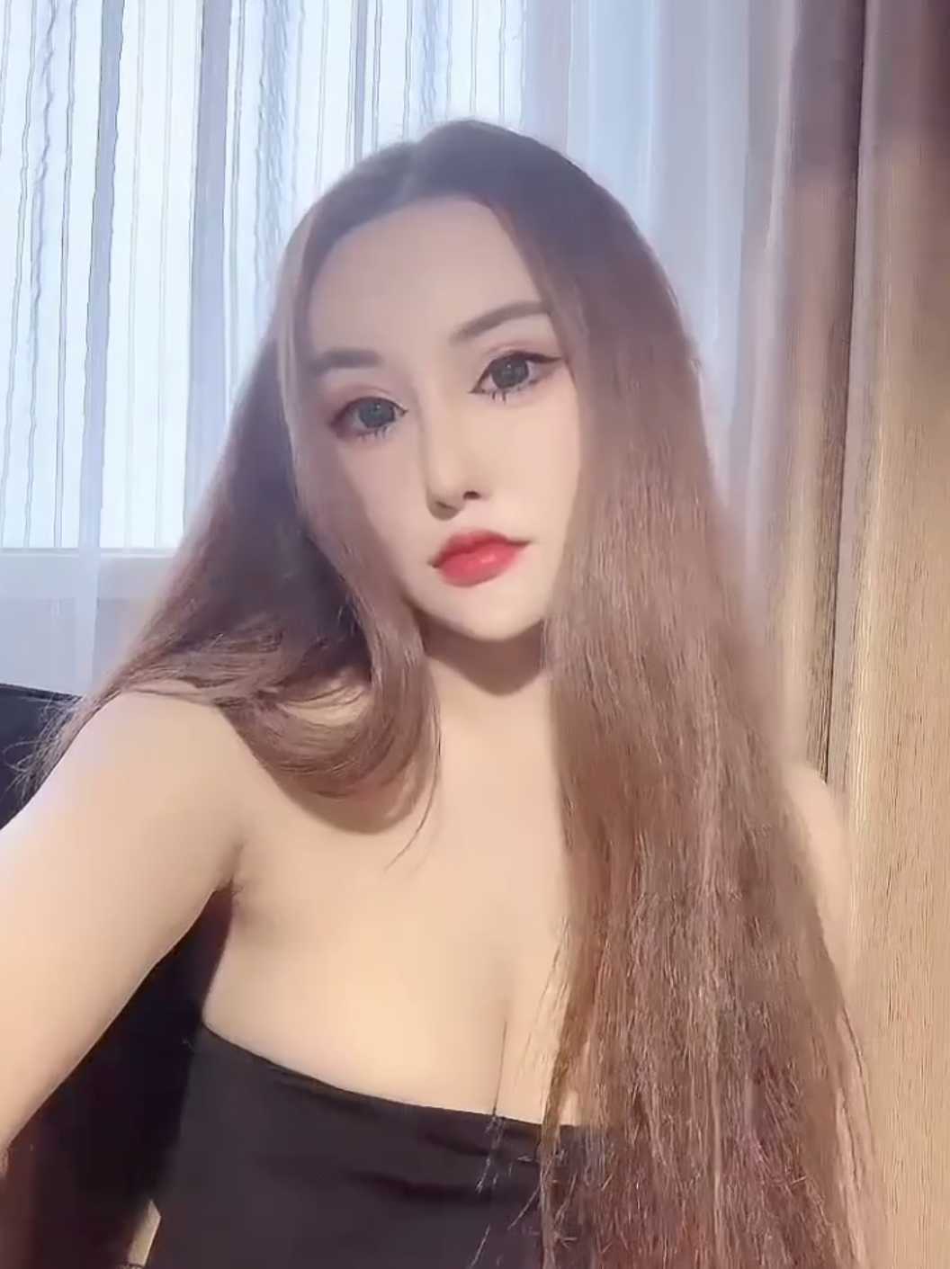 出击雪白大波sao货