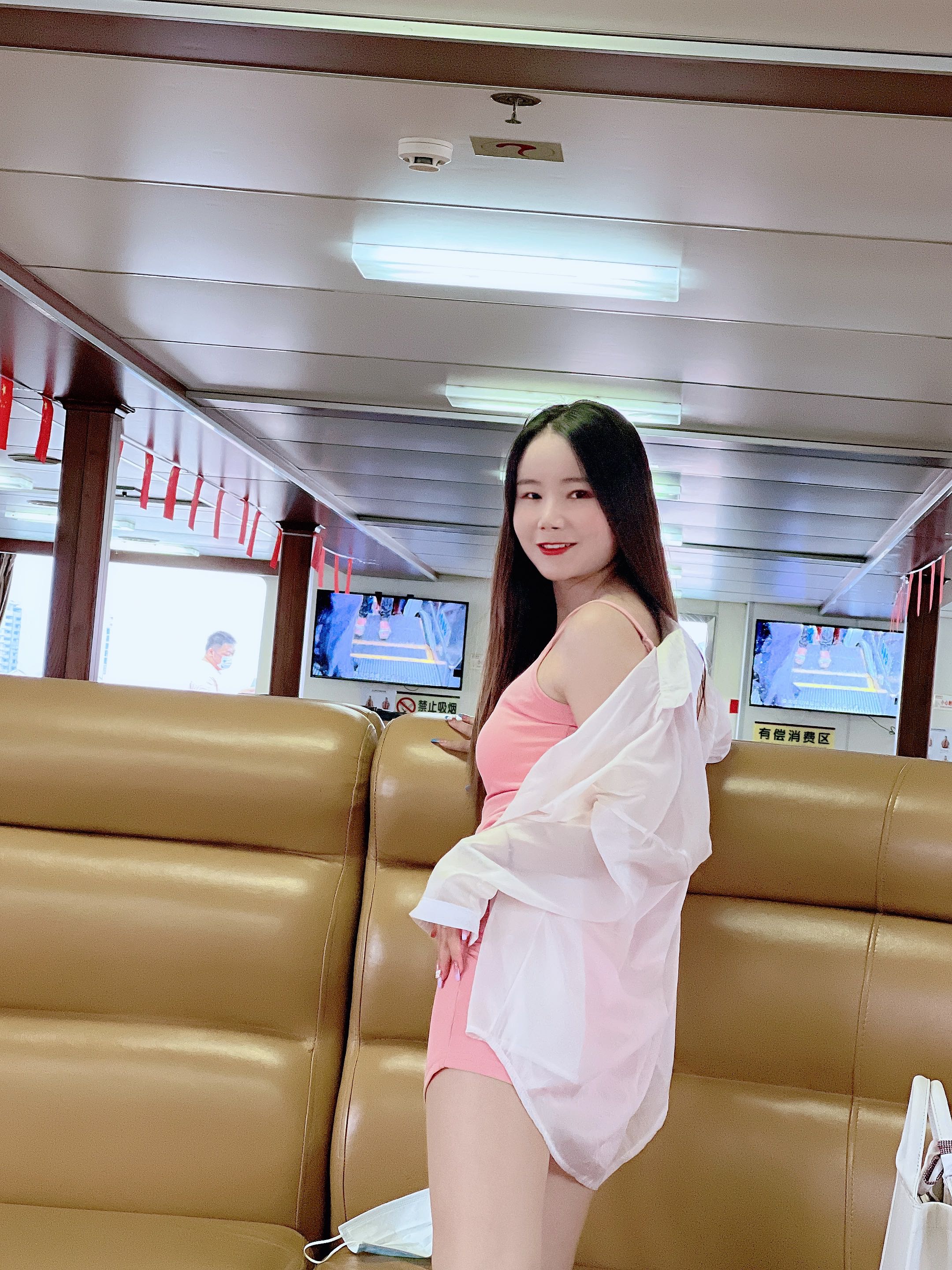 小姐姐三点粉嫩可吻